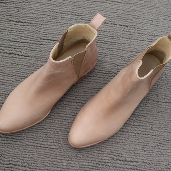 NISOLO Everyday Chelsea Boot - Almond Size 7.5 - Picture 4 of 11